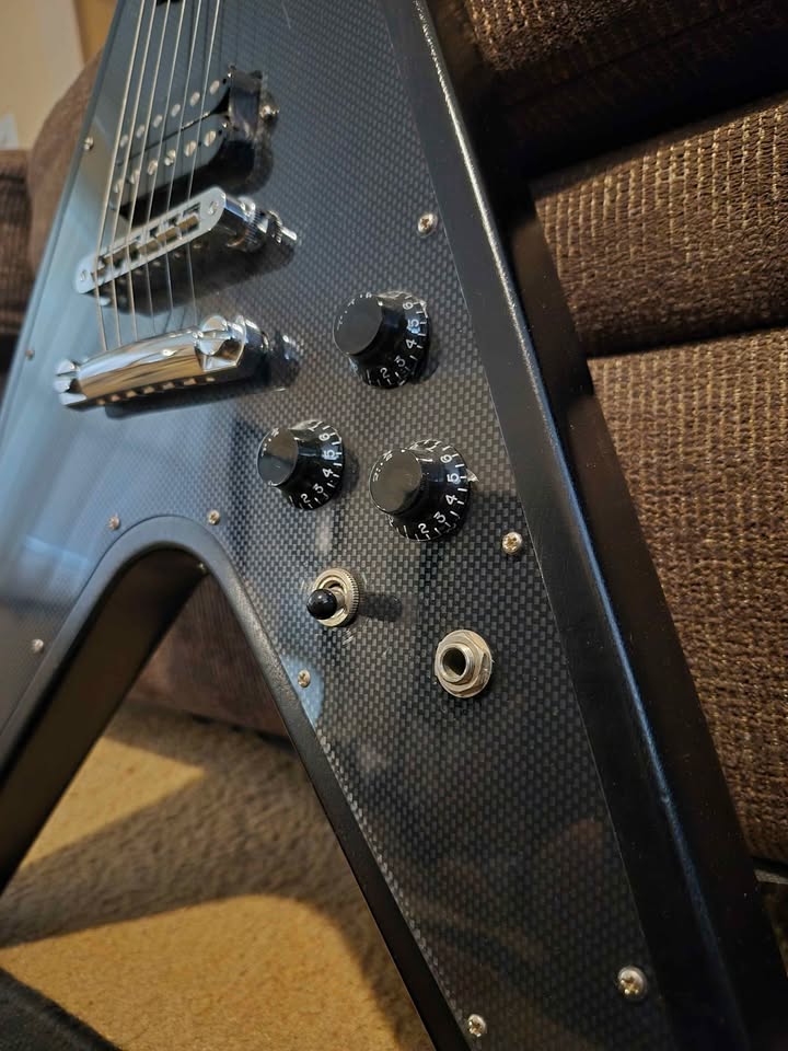 Additional body detail of the New Century Flying V