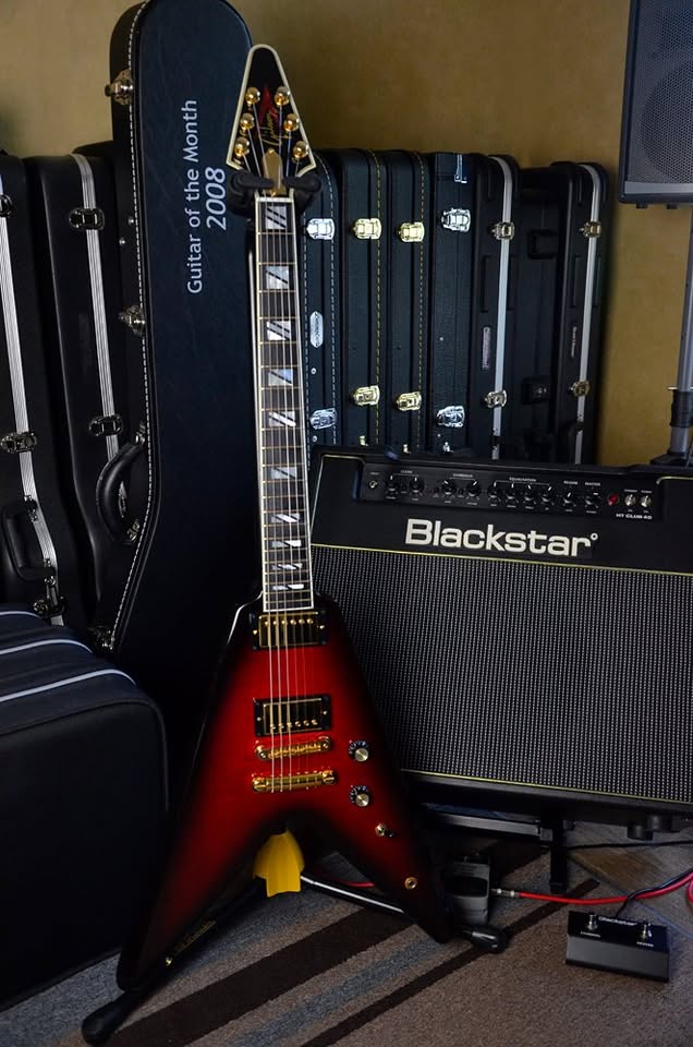 Full front view of the 2008 Brimstone 50th Anniversary Flying V