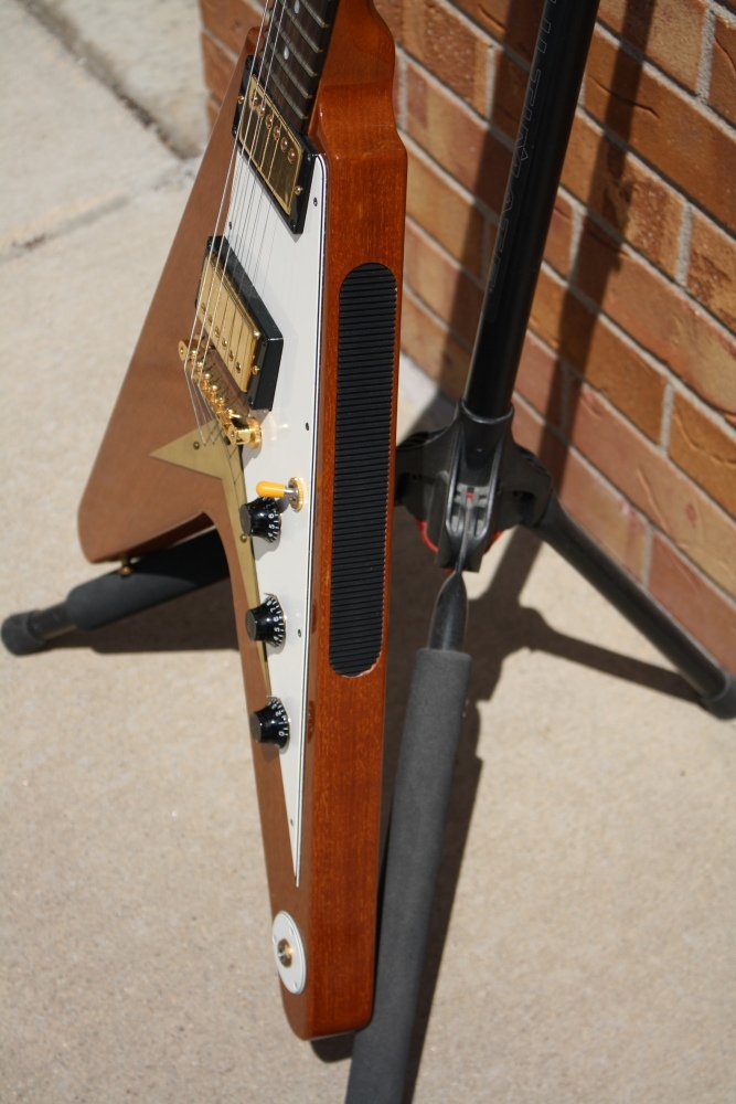Side view of the 2011 split-headstock Flying V