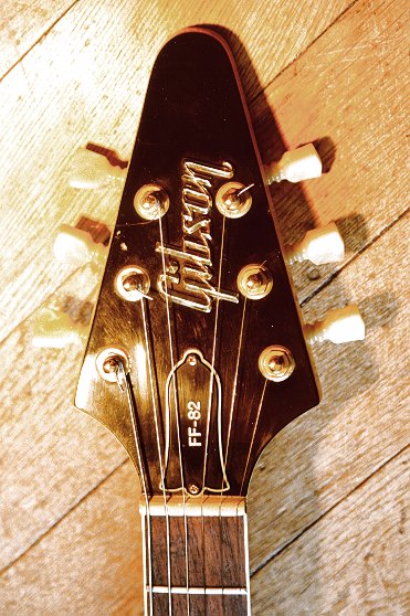 White FF-82 Flying V detail